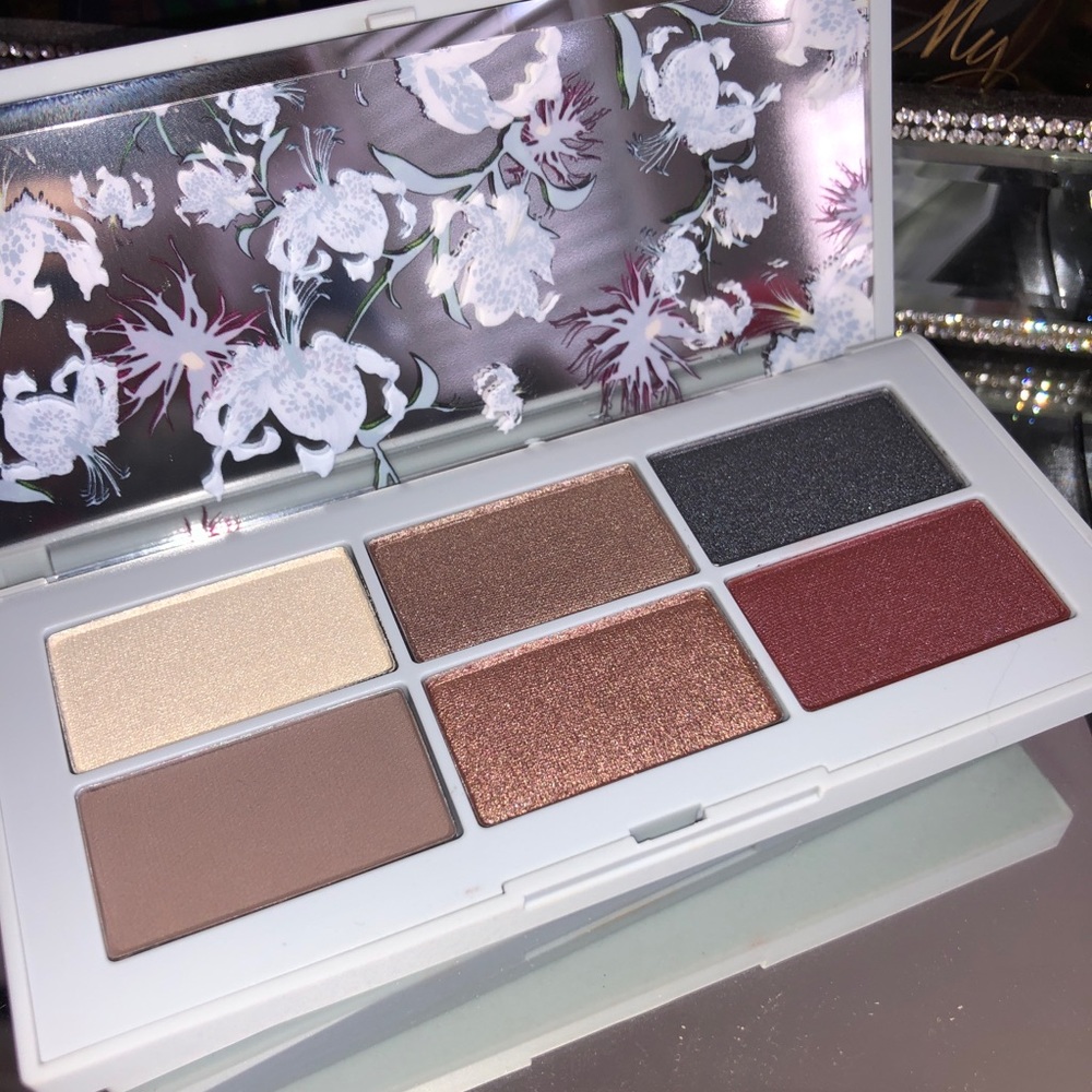 Eyeshadow palette.